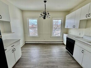 607 Lisbon St in Lisbon, ME - Building Photo - Building Photo