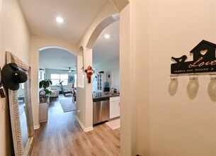 736 Royal Empress Dr in Ruskin, FL - Building Photo - Building Photo