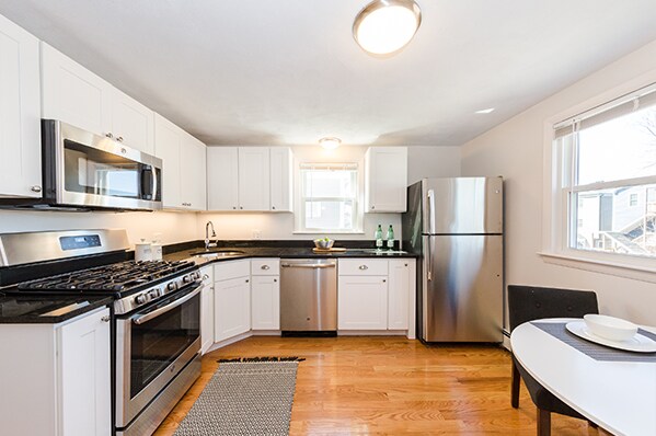 152 Brown St, Unit 2L in Waltham, MA - Foto de edificio - Building Photo