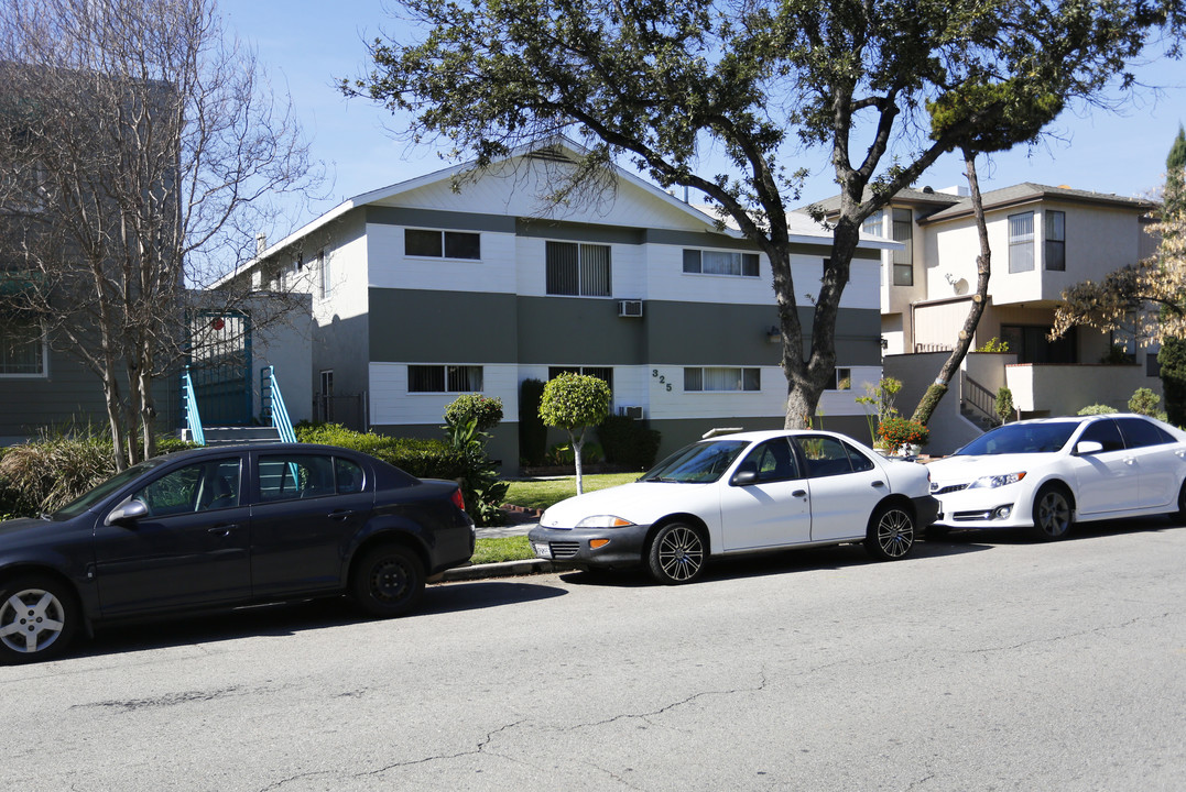 325 Concord St in Glendale, CA - Building Photo