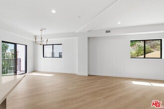 3845 Don Tomaso Dr in Los Angeles, CA - Building Photo - Building Photo