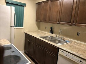 836 Sky Lake Cir in Orlando, FL - Building Photo - Building Photo