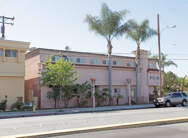 Las Brisas Apartments in Bell, CA - Foto de edificio - Building Photo