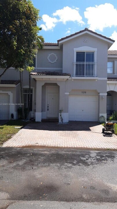 11218 NW 56th St-Unit -11218 in Doral, FL - Building Photo