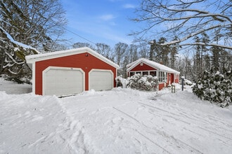 11 Caribou Dr in Brunswick, ME - Building Photo - Building Photo