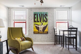 615 N East St in Indianapolis, IN - Foto de edificio - Building Photo