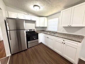 910 25th St E in Bradenton, FL - Building Photo - Building Photo