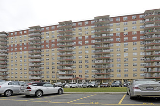 Dayton Beach Park in Rockaway Beach, NY - Building Photo - Building Photo