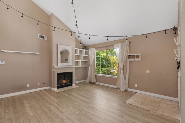 28942 Canyon Lake Dr in Trabuco Canyon, CA - Building Photo - Building Photo
