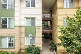 D Street Salal Apartments in Portland, OR - Foto de edificio - Building Photo