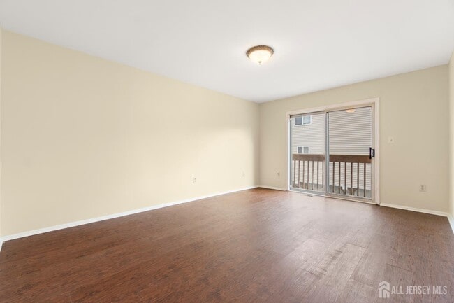 1606 Madaline Dr in Woodbridge Township, NJ - Building Photo - Building Photo