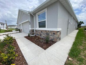 4005 Westwood Flds Lp in Plant City, FL - Building Photo - Building Photo