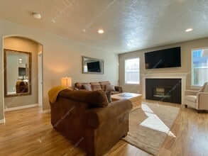 3648 SW Pumice Ave in Redmond, OR - Building Photo - Building Photo