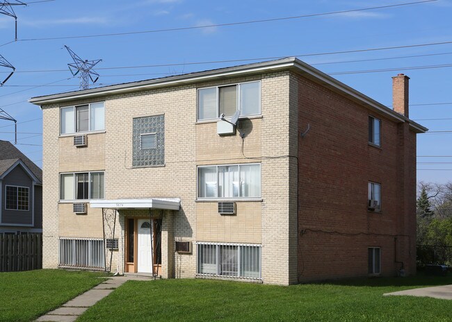 9674 Golf Ter in Des Plaines, IL - Building Photo - Building Photo