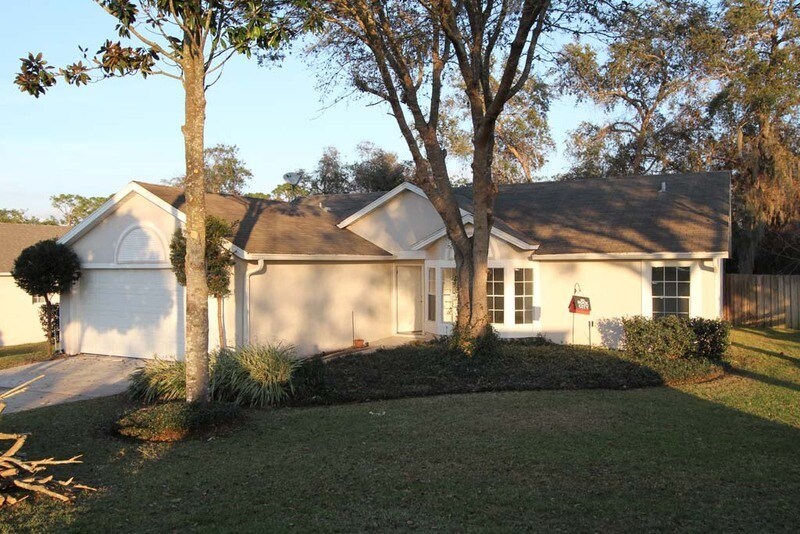 210 Meadow Green Dr in Davenport, FL - Building Photo