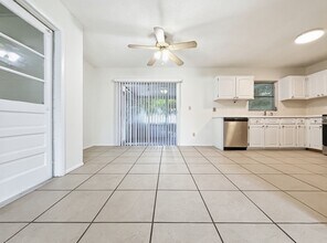 1221 Poinsettia Ave in Orlando, FL - Building Photo - Building Photo