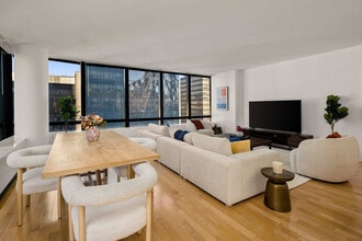 1113 York Ave in New York, NY - Building Photo - Building Photo