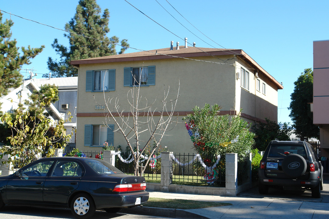 5654 Case Ave in North Hollywood, CA - Foto de edificio