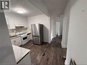 374 Laurel St in Cambridge, ON - Building Photo - Building Photo