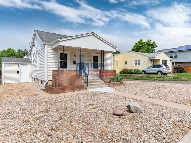 property at 4325 S Cherokee St