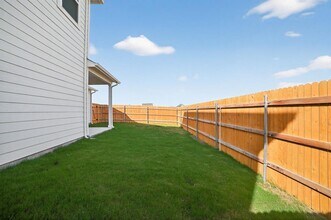 5900 Swedish Farms Ter in Del Valle, TX - Building Photo - Building Photo