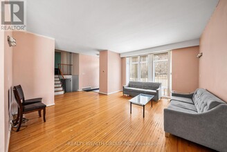 2971 Sheppard Ave E in Toronto, ON - Building Photo - Building Photo