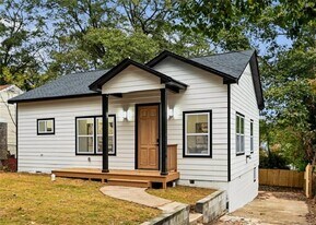 1271 Pine Ave in Atlanta, GA - Building Photo