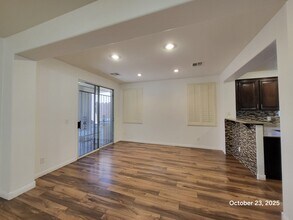 5747 Empress Garden Ct in Las Vegas, NV - Building Photo - Building Photo