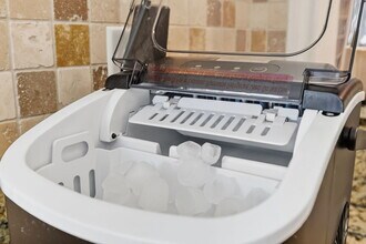 5057 Les Chateaux Dr, Unit 245 in Dallas, TX - Foto de edificio - Building Photo