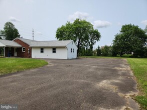 601 E Academy St in Clayton, NJ - Building Photo - Building Photo