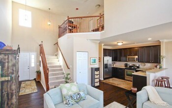 1034 Ravendale Ct in Naperville, IL - Building Photo - Building Photo