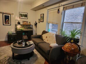 7627 N Greenview Ave, Unit 2E in Chicago, IL - Foto de edificio - Building Photo