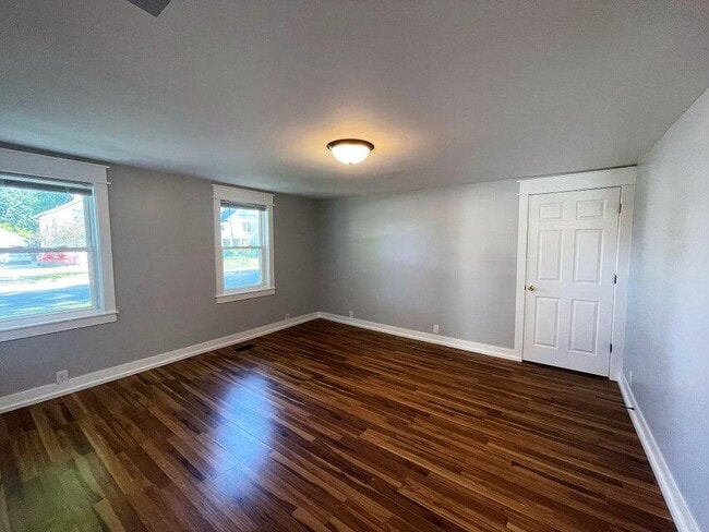 property at 212 E Washington St