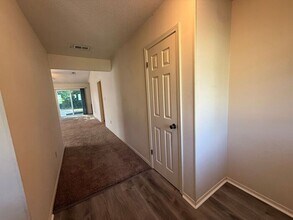 2715 Summertree Ln in Gulf Breeze, FL - Foto de edificio - Building Photo