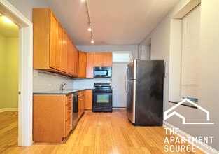1844 W 18th St, Unit 1F in Chicago, IL - Foto de edificio - Building Photo