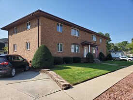 519 W Superior St in Ottawa, IL - Building Photo