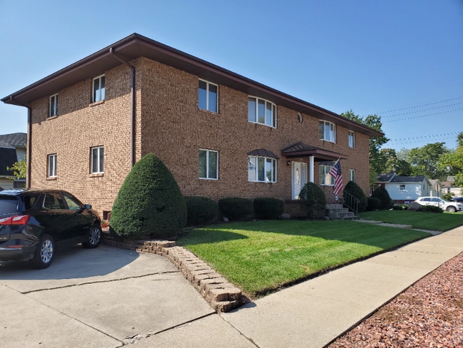 519 W Superior St