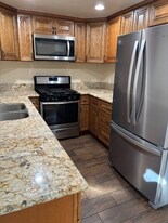 365 Victoria St in Costa Mesa, CA - Building Photo