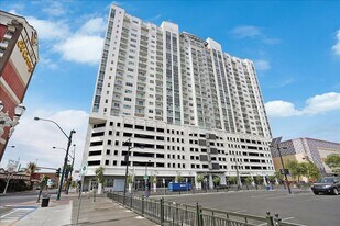150 Las Vegas Blvd N in Las Vegas, NV - Building Photo
