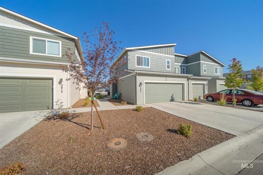 5667 E Bollo St in Nampa, ID - Building Photo