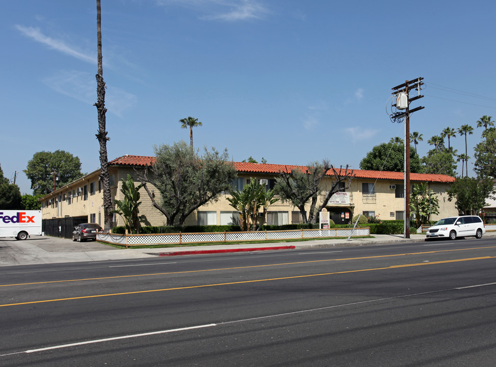 Balboa Boulevard Apartments in Northridge, CA - Building Photo