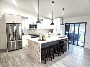 960 Monticello Ave in Davie, FL - Building Photo - Building Photo