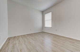 205 Mood Lake Dr in Kyle, TX - Building Photo - Building Photo