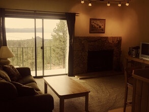 313 Tramway Dr in Stateline, NV - Foto de edificio - Building Photo