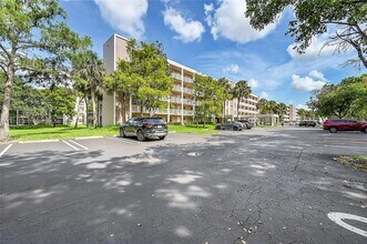 1100 NW 87th Ave in Coral Springs, FL - Building Photo - Building Photo