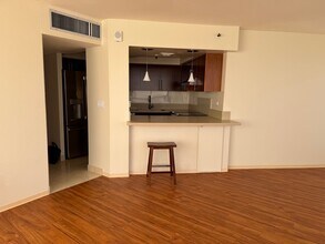 2499 Kapiolani Blvd, Unit Iolani Court Plaza in Honolulu, HI - Building Photo - Building Photo