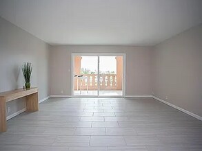 7940 E Camelback Rd, Unit 307 in Scottsdale, AZ - Building Photo - Building Photo