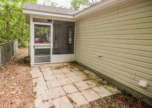 85 Broken Bow Trail in Crawfordville, FL - Building Photo - Building Photo
