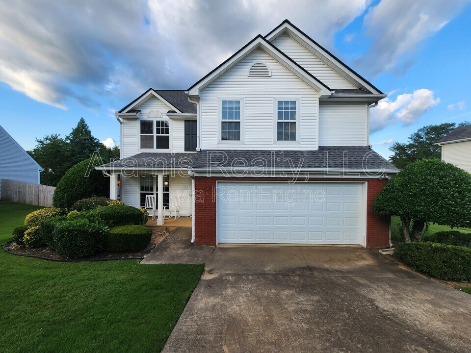 1624 Oak Trace Cir in Grayson, GA - Building Photo