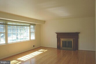 6930 Hector Rd in McLean, VA - Building Photo - Building Photo